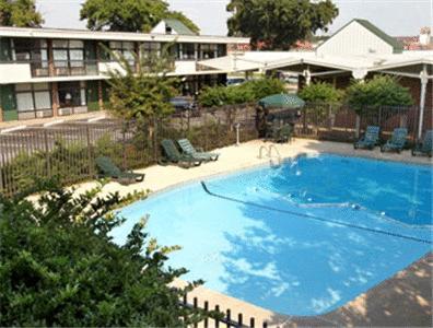 Howard Johnson Inn & Suites Коламбус Удобства фото